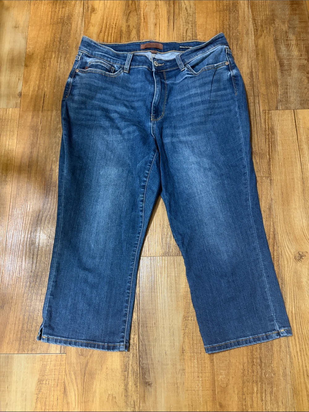 Judy Blue medium wash skinny fit Capri denim size 18W